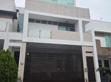 Casa · 265m² · 3 Recámaras · 2 Estacionamientos · Casa en Cumbres Allegro