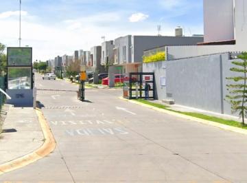 Casa de 2 habitaciones, Zapopan · Se Remata Casa en Col. Parques Testitan en Zapopan Cerca de La Deportiva Testitan