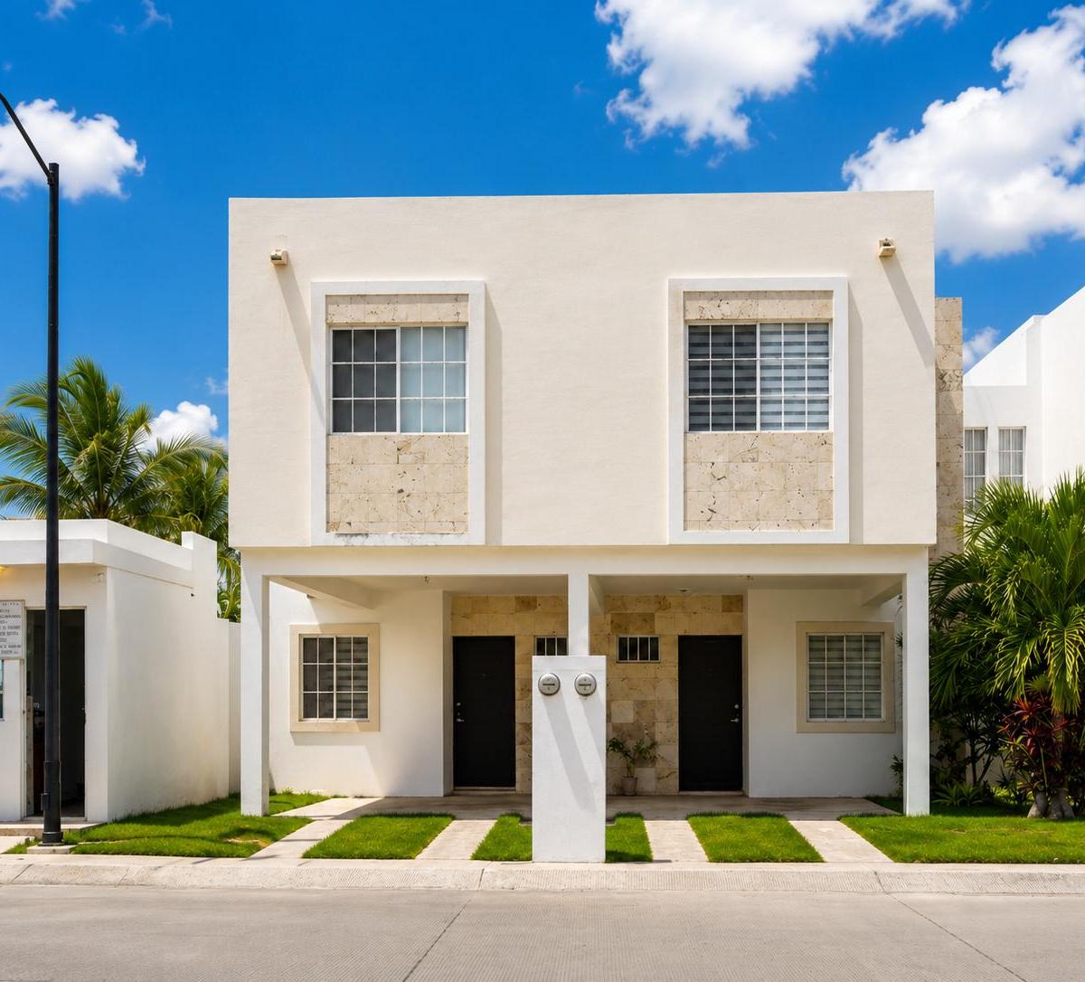 3-Bedroom House in a Gated Community with Amenities in Playa del Carmen.