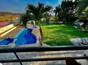 b7e16bf3dc8fa021f667e7a086df939cc64ad2ffe1a36f09b665bd856ff1786d · Casa con Amplios Espacios y Vista a La Campiña | Lomas de Cocoyoc