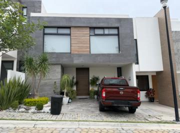 1 · Renta de Casa Amueblada en Lomas de Angelópolis III, Puebla