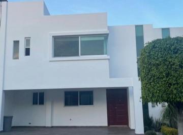 Casa de 3 habitaciones, San Andrés Cholula · Renta Espaciosa Casa en Parque Victoria, Lomas de Angelopolis 2