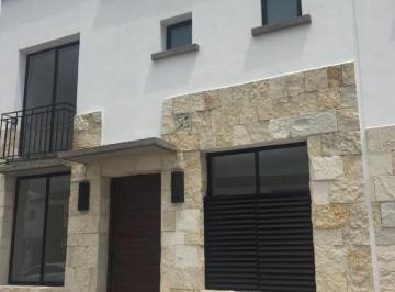 Casa de 4 habitaciones, Querétaro · Casa en Renta en Torre de Piedra Providencia El Refugio Queretaro