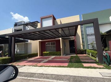 Casa de 2 habitaciones, Morelia · | Casa en Renta en Rincon de La Montaña Altozano |