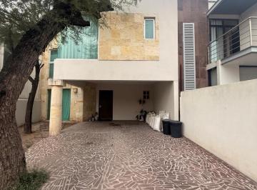 Casa · 260m² · 3 Recámaras · 2 Estacionamientos · Casa - Fraccionamiento Residencial Lomas Punta del Este