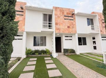 0958c06a3983d19bca3b3952bef6eb84500eac416f6553e938401d5cf388049c · Casa en Venta en Palmares Querétaro | 3 Recámaras | Frente Al Parque Industrial