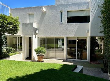 Casa de 3 habitaciones, Cuajimalpa de Morelos · Preciosa Casa Llena de Luz, Patios, Terrazas y Jardines