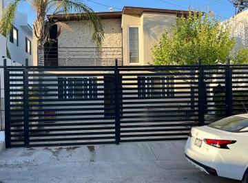 Casa · 180m² · 3 Recámaras · 2 Estacionamientos · Se Vende Casa en Panamericana