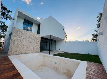 Casa de 5 habitaciones, Progreso · Casa de 5 Hab. Dentro de Privada, (Zona Norte, Carretera Mid - Progreso) en Venta