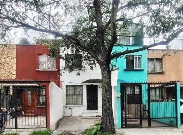 Casa de 2 habitaciones, Guadalajara · Casa en Venta a Pocos Minutos de Parque San Jacinto en Col. Agustín Yañez, Guadalajara Jal.
