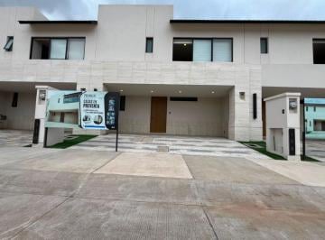 Casa de 3 habitaciones, León · Casa en Venta "Privanza Residencial" con Escuelas Cercanas y con Amenidades