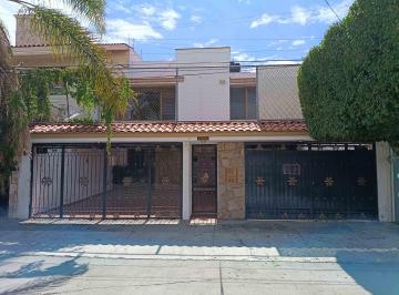 Casa de 4 habitaciones, Guadalajara · Casa en Venta Col. Bosques de La Victoria, Guadalajara
