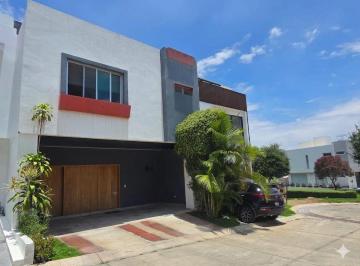 Casa de 3 habitaciones, Zapopan · Renta de Casa en Coto Sivec Fracc Capital Norte Zapopan