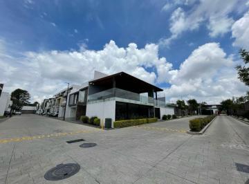 Casa · 236m² · 4 Recámaras · 2 Estacionamientos · Casa Amueblada en Renta Atras de Plaza San Diego