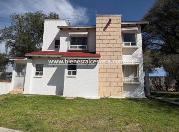 6e7cd463c8ca9eddc211e2db54ac4899f8e238cd0b4ec2552b7ec6d77710cd86 · Casa en Venta en Tequisquiapan en El Fracc. Club de Golf. Daya