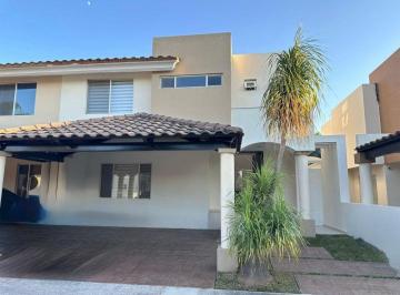 Casa de 4 habitaciones, Jesús María · Casa en Venta Al Norte de Aguascalientes Frac Monticello