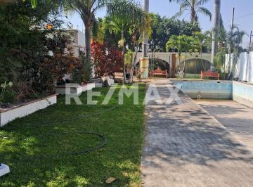 Casa · 260m² · 4 Recámaras · 3 Estacionamientos · Casa en Venta en Morelos, Jonacatepec