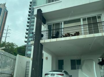 Casa de 3 habitaciones, San Pedro Garza García · Casa Renta en Privada con Vigilancia y Parque