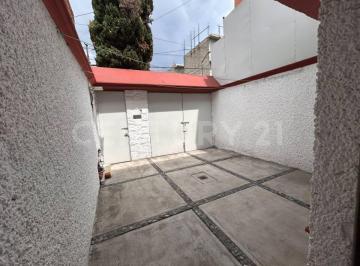 Casa · 120m² · 3 Recámaras · 2 Estacionamientos · Casa en Renta en La Cebada San Lorenzo, Xochimilco, Cdmx