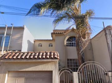 Casa de 4 habitaciones, Ensenada · Casa en Venta en Moderna, Ensenada, Baja California
