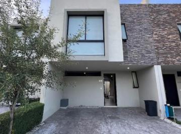 Casa · 99m² · 4 Recámaras · 2 Estacionamientos · Casa en Santa Ana Tepetitlán