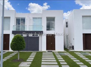 Casa en condominio de 3 habitaciones, El Marqués · Casa en Renta en Zakia Muy Cerca de La Entrada