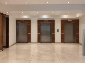 Oficina · 96m² · 2 Estacionamientos · Oficina en Renta