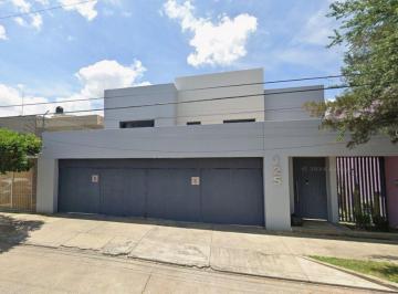 Casa de 5 habitaciones, Zapopan · Casa en Venta en Jardines Vallarta, Zapopan, Jalisco. Cll