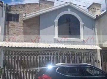 Casa · 188m² · 4 Recámaras · 3 Estacionamientos · Casa en Renta en Jardines de Anahuac