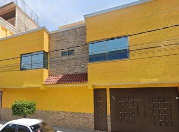 Casa de 4 habitaciones, Nezahualcóyotl · Casa en Neza de Activo Bancario a Minutos del Centro