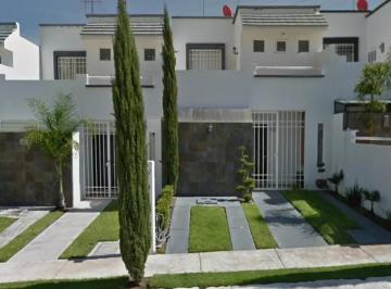 1 · Casa en Remate con Acceso a Escuelas y Centros Comerciales en Montebello, Aguascalientes