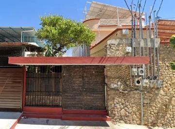 1 · Venta de Casa en Vista Alegre, Acapulco - 5 Recámaras y 4 Baños