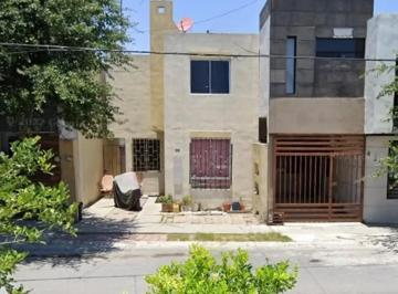 1 · Venta de Casa en Apodaca Nuevo Leon con Accesibilidad y Cocina Integral