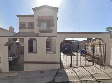 1 · Venta de Casa en Villa Residencial del Rey, Ensenada - 3 Recámaras y Fácil Acceso a Servicios