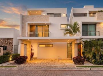 Casa · 280m² · 4 Recámaras · Casa en Aqua Residencial