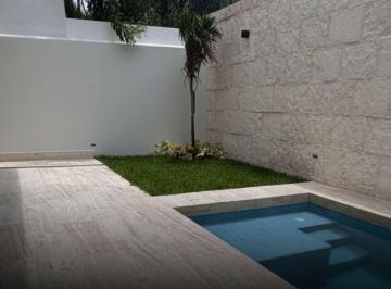 Casa · 220m² · 4 Recámaras · Casa Nueva en Vía Cumbres 4 Recámaras con Alberca