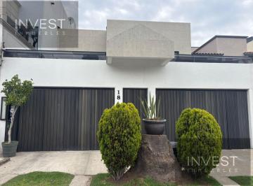 Casa · 302m² · 2 Estacionamientos · Casa en Hacienda de Las Palmas