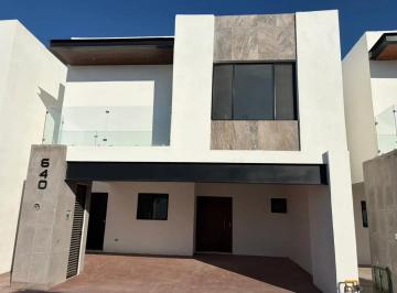 1 · Casa en Renta en Cerrada Leones III, Ubicada en Sector Viñedos.