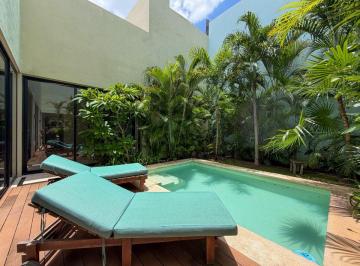 Casa de 2 habitaciones, Mérida · Casa Amueblada en Renta en El Centro Histórico de Mérida
