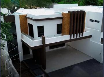 Casa · 320m² · 4 Recámaras · 3 Estacionamientos · Casa en Venta en Campestre Santiago