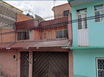 Casa de 4 habitaciones, Nezahualcóyotl · Casa en Venta en Colonia Esperanza en Nezahualcoyotl Cerca de Plaza Neza