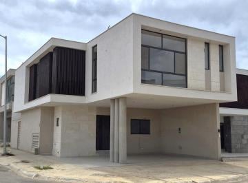 Casa · 254m² · 3 Recámaras · 2 Estacionamientos · Casa en Vientos del Vergel