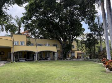 Casa · 872m² · 3 Recámaras · 2 Estacionamientos · Casa en Venta
