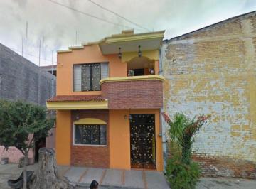 Casa de 4 habitaciones, La Barca · Casa en Venta en Centro La Barca, Jalisco. Cll