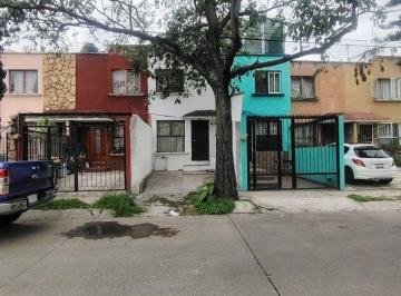 Casa de 3 habitaciones, Guadalajara · Casa en Venta con Excelente Ubicacion Zona Parque San Jacinto