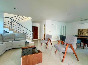 Casa de 3 habitaciones, Mérida · Amplia Casa con Alberca Privada, Jardin. Altabrisa.