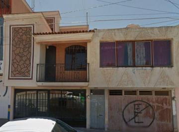 Casa de 3 habitaciones, Tepatitlán de Morelos · Casa en Venta En, El Pipon, Tepatitlán de Morelos, Jalisco. Cll