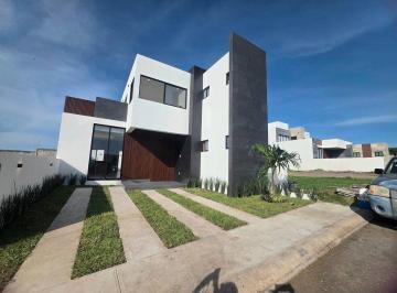 fe0bdb172444311c7e4f9f8708b1d0eb5f1b268c31246233e2523a075ed8562a · Casa en Venta en Veracruz con Dos Hab en P. B. Fracc. Lomas del Mediterraneo.