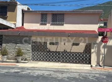 Casa · 220m² · 3 Recámaras · 2 Estacionamientos · Casa en Venta en Col. Contry La Silla; Guadalupe Nuevo Leon