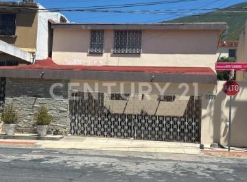 Casa · 220m² · 3 Recámaras · 2 Estacionamientos · Casa en Venta en Col. Contry La Silla; Guadalupe Nuevo Leon